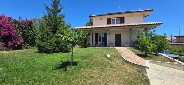 VILLA INDIPENDENTE 420 METRI QUADRI 320.000,00 EUR