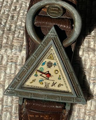 Orologio con simboli massonici