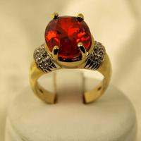 Anello in oro 750 e almandino (Granato nobile).
