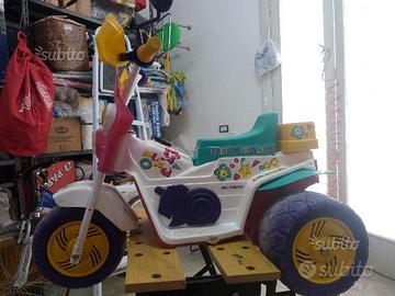 Peg perego moto elettrica triciclo tre ruote