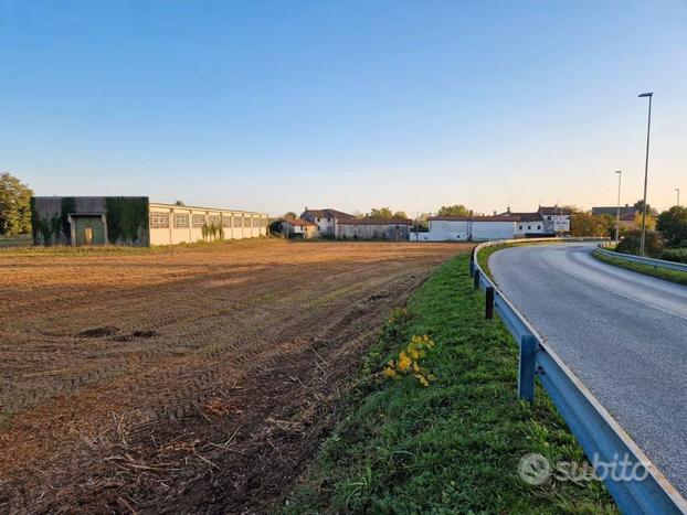 terreno edificabile con capannone e terren