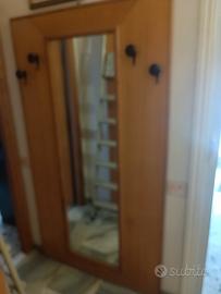 appendi abiti con specchio  altezza 2 metri 