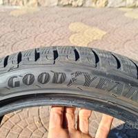 Gomme 4 stagioni Goodyear 215/45 18