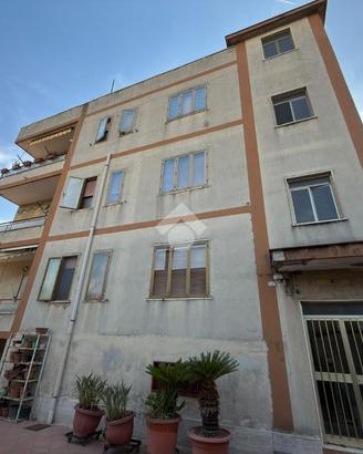 4 LOCALI A CASTELLAMMARE DI STABIA