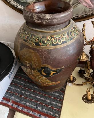 Vaso in terracotta decorato a mano