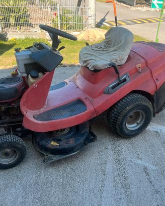 Trattorino tagliaerba mtd