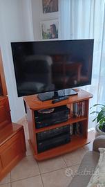 TV e mobile porta TV. 