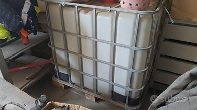 Contenitore per liquidi