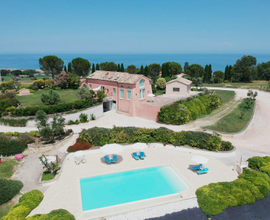 Villa traalba,tramonto,mare e piscina nelle Marche