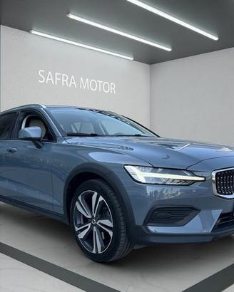 Volvo V60 Cross Country B4 D AWD autom. PLUS