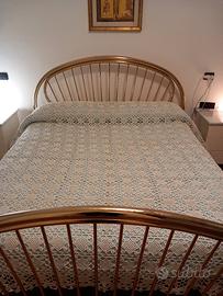 Copriletto antico a uncinetto fatto a mano