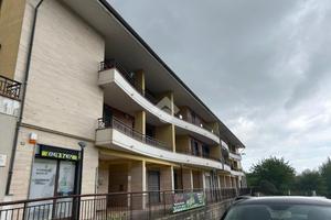 4 LOCALI A CONTRADA