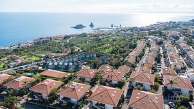 Immobiliare group. villa aci castello