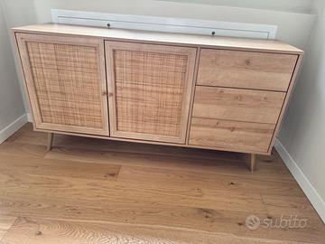 Elegante credenza in effetto rovere con rattan