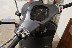 Vespa 300 s