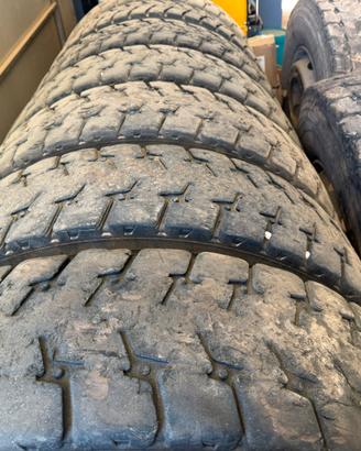 Gomme Pirelli cava cantiere