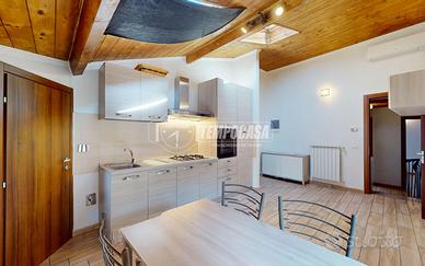 TRE LOCALI INDIPENDENTE IN CORTE SENZA SPESE CONDO