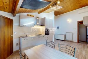 TRE LOCALI INDIPENDENTE IN CORTE SENZA SPESE CONDO