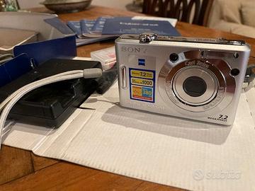 Sony Cyber-shot DSC-W35 7.2MP Digital Camera 