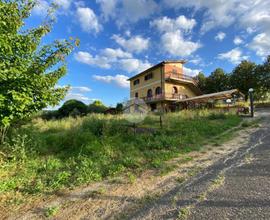 VILLA SINGOLA A PALOMBARA SABINA