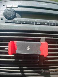 Supporto per smartphone da auto con aggancio