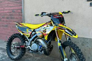 Suzuki RM 250 2t Valenti racing TARGATA