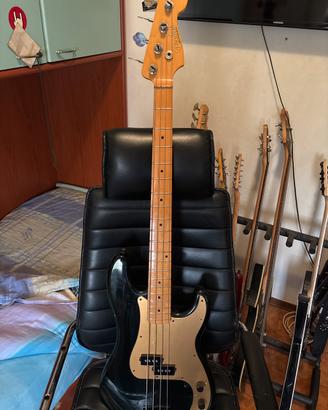 Fender Precision Roger Waters 2011 + parti orig.