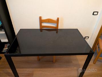 Tavolo vetro e alluminio