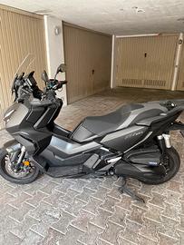 Honda adv 350