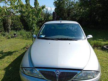 Lancia Ypsilon 10
