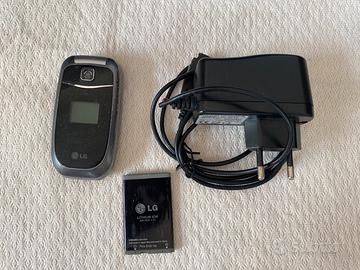 Telefono cellulare LG con caricatore