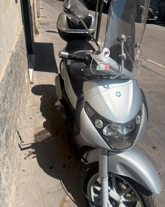 Beverly 250 iscritto fmi