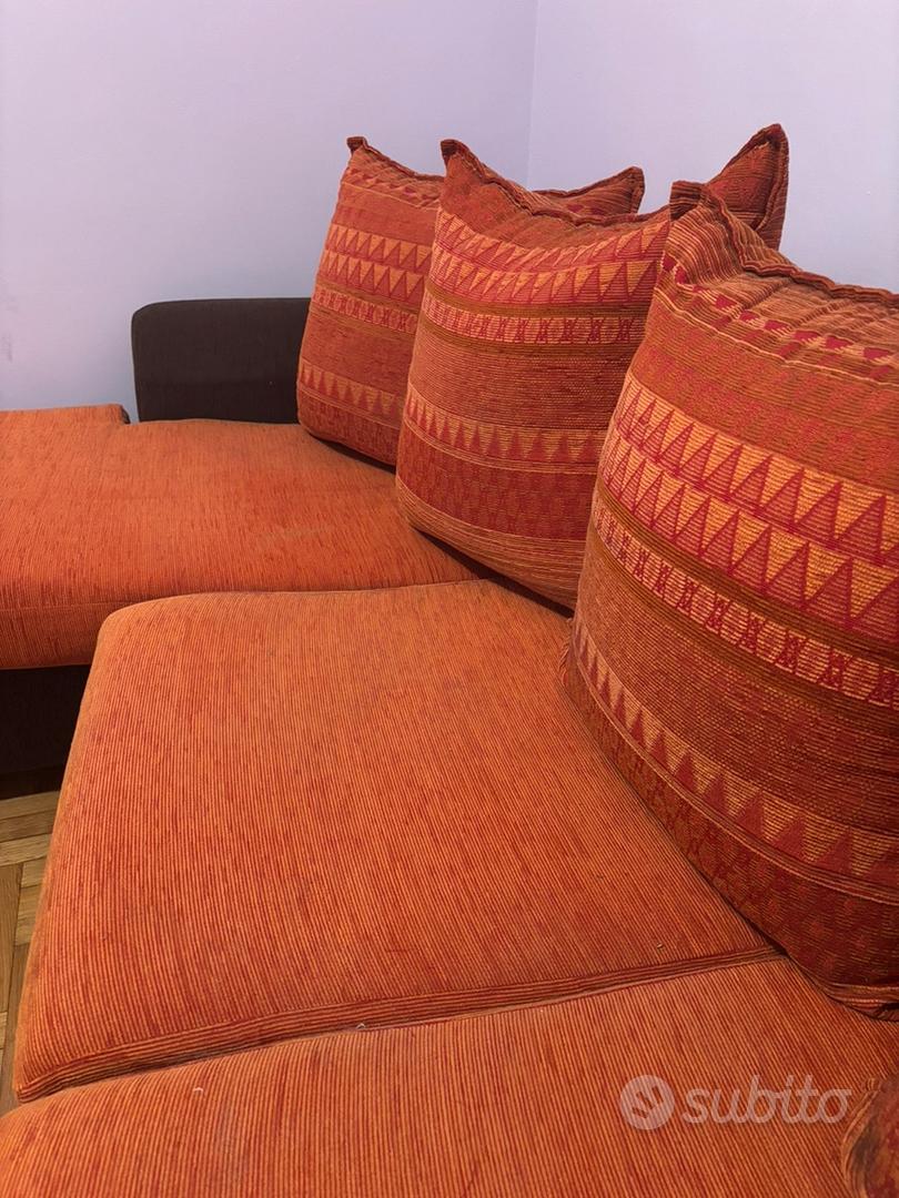 Divano arancione e marrone Arredamento e Casalinghi In vendita a