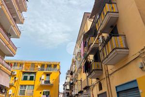 2 LOCALI A CASTELLAMMARE DI STABIA