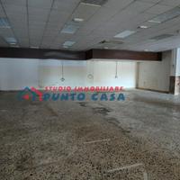 PALMA - Locale commerciale + n. 2 magazzini al P.T