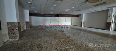 PALMA - Locale commerciale + n. 2 magazzini al P.T