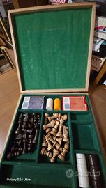 Dama scacchi e carte da ramino