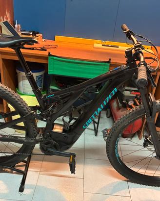Specialized tubo levo