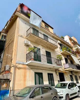 3 LOCALI A PALERMO