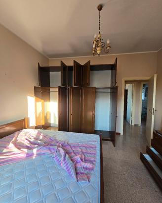 Camera da letto intera in legno