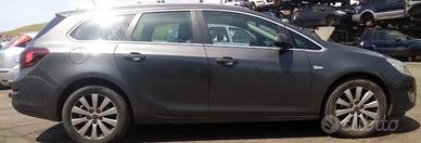 Opel astra J 1.7 Cdti 130 Cv Diesel cosmo