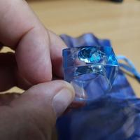 Anello con cristallo