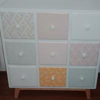 Mobiletto portaoggetti cameretta