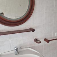 Set in legno scuro da bagno