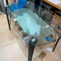 Scrivania  di design in vetro