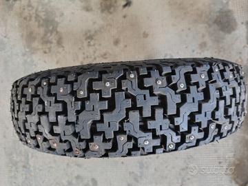 gomme chiodate innocenti 10 pollici