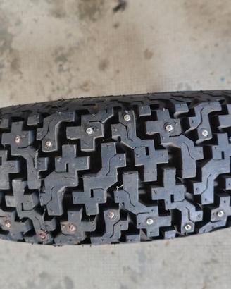 gomme chiodate innocenti 10 pollici