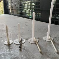 Chiodi per cappotto.