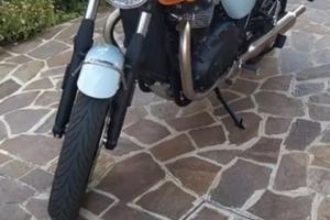 Triumph Bonneville - 2024