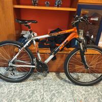  bicicletta fuoristrada in buone condizi